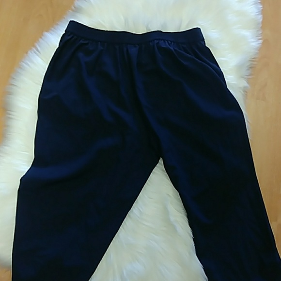 Alfani Navy Ruched Capris - Picture 6 of 8